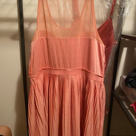 Salmon Pink polka dot plus size dress - Picture 2 of 3